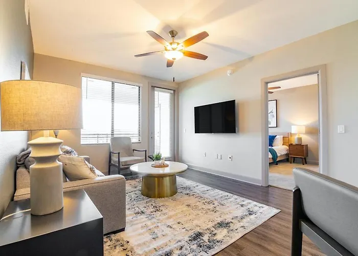 Apartment Landing - Modern With Amazing Amenities *