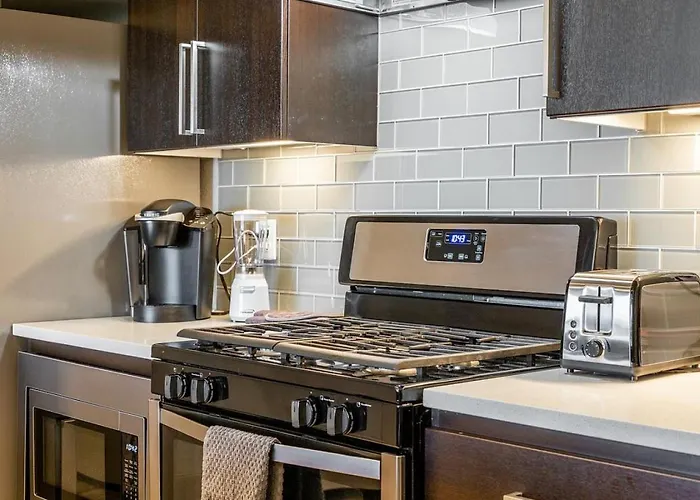 Landing - Modern With Amazing Amenities * Chandler